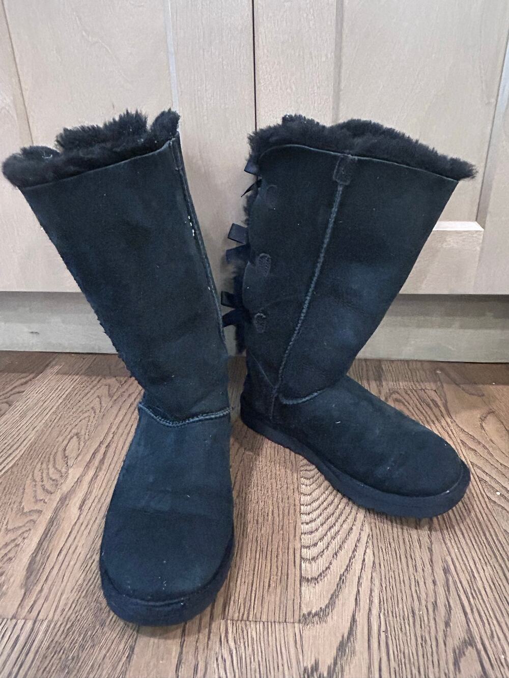 UGG Bailey Bow Tall II Black Boots Sheepskin Suede Ribbons Winter Classic Sz 6